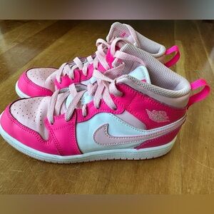 High top jordan firece pink and white 2.5Y